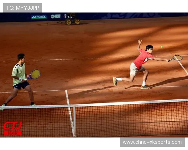 网球选手的回调救球成为经典瞬间